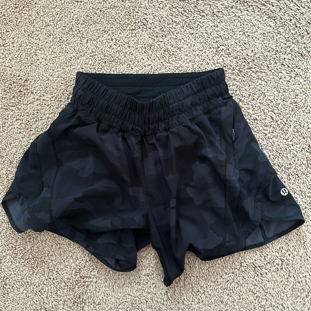 Lululemon 4” hotty hots.